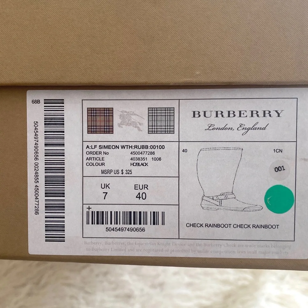 Burberry check rain boot (fits sizes 9-10) - Picture 9 of 13